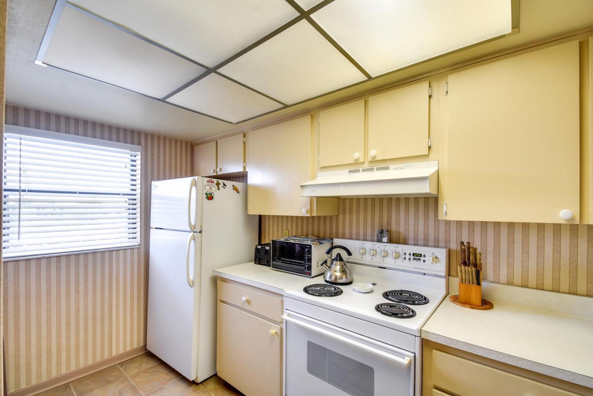 Coastal Condo With Balcony Walk To Madeira Beach! St. Pete Beach Exteriér fotografie