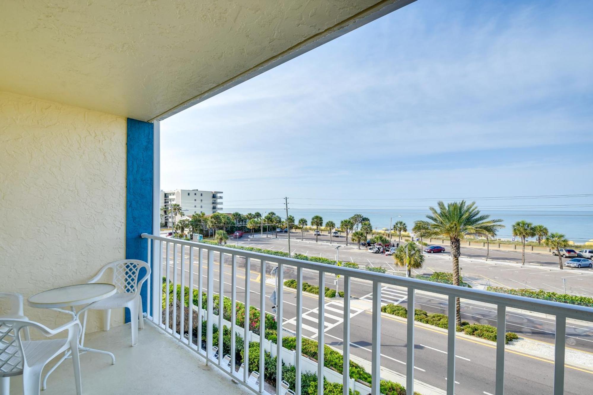 Coastal Condo With Balcony Walk To Madeira Beach! St. Pete Beach Exteriér fotografie